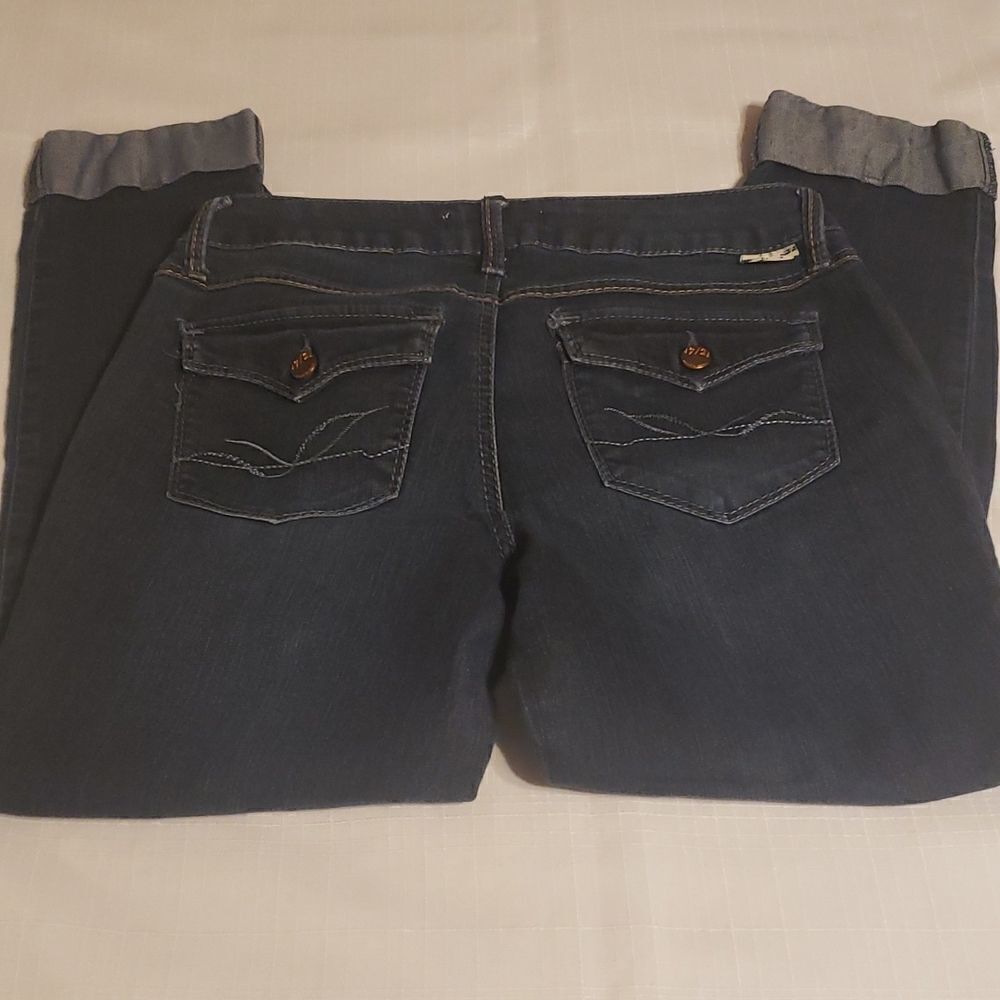 17/21 size 8 jeans. - Picture 2 of 8